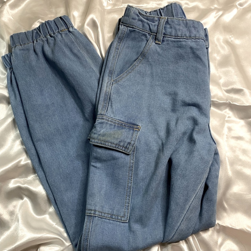 Forever 21 | Denim Joggers | Size : S | Small Flaw on pocket (3rd picture)